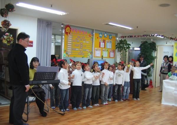 2007 주간보호센터 송년잔치 및 제 10차 어르신 생신잔치 이미지