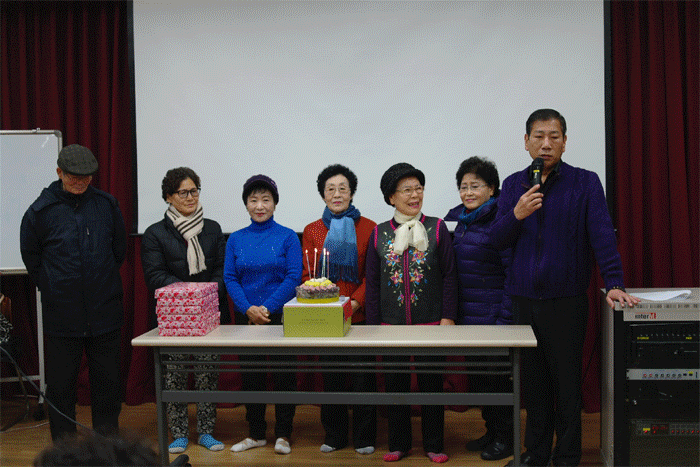 [사회교육] 2015년 12월 통합 생신잔치 실시 이미지