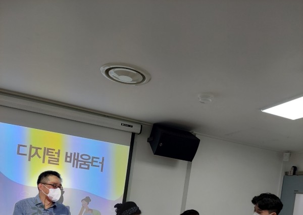 [노년사회화사업 - 2022년 스승의날 감사 전달 및 복지관 운영 재개 인사] 이미지