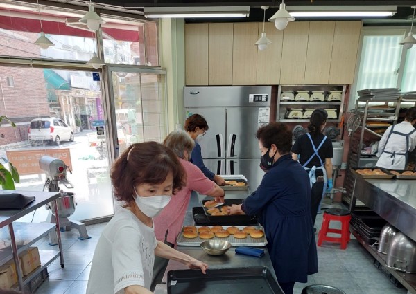 [노년사회화] 원데이클래스 단팥호두빵 만들기 이미지
