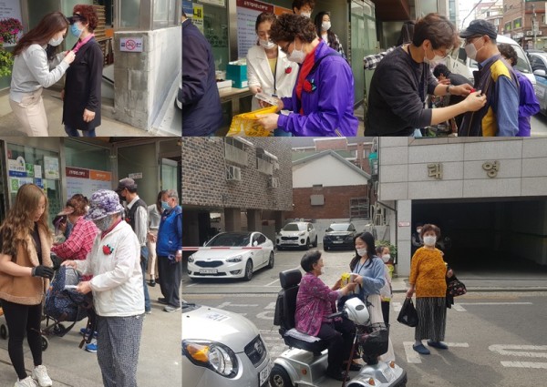 [재가복지사업] 재가복지 어르신 대체식 &#038;amp; 어버이날 카네이션 달아드리기 이미지
