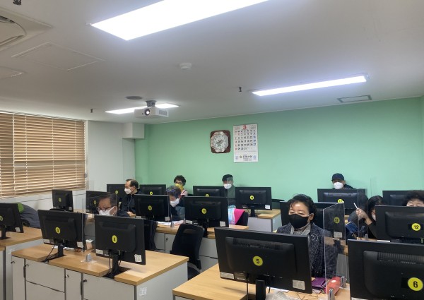[노인일자리사업] 2019년 우당탕탕 어르신 목공방!! 참여자 하반기 간담회 이미지